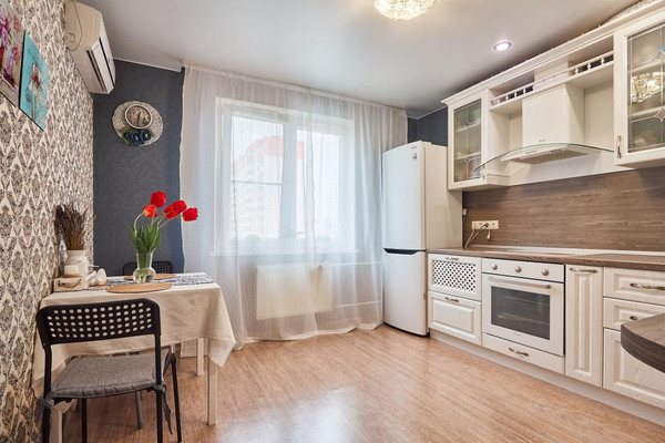 Продам двухкомнатную (2-комн.) квартиру, Черкасская ул, 64, Краснодар г