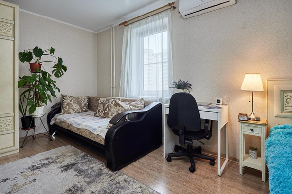 Продам двухкомнатную (2-комн.) квартиру, Черкасская ул, 64, Краснодар г