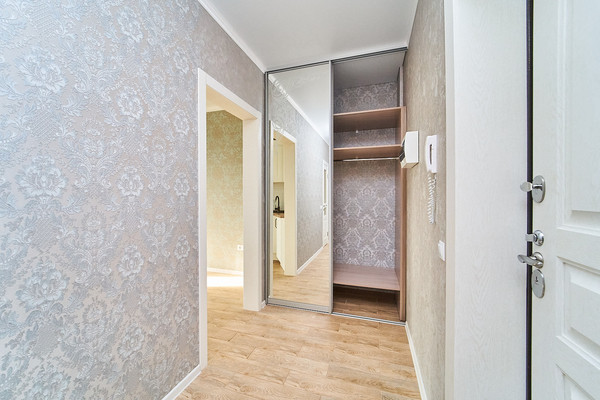 Продам однокомнатную (1-комн.) квартиру, им. Героя Яцкова И.В. ул, 10, Краснодар г
