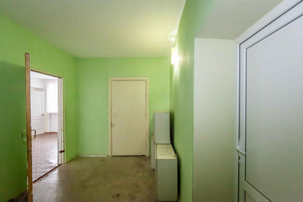 Продам двухкомнатную (2-комн.) квартиру, Строителей ул, 43а, Тепловка с