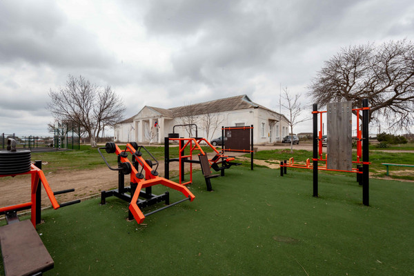 Продам двухкомнатную (2-комн.) квартиру, Строителей ул, 43а, Тепловка с