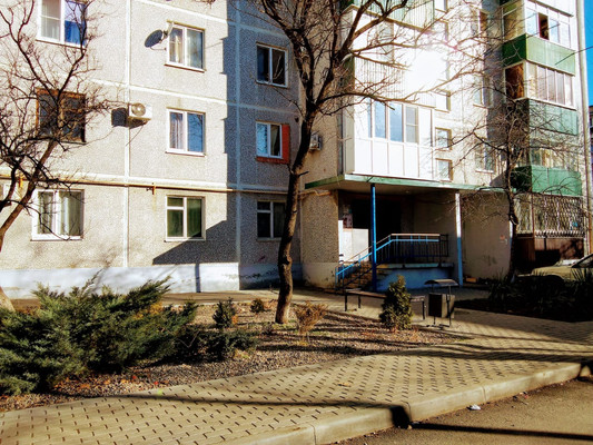 Продам трехкомнатную (3-комн.) квартиру, Ленина ул, 125, Белореченск г
