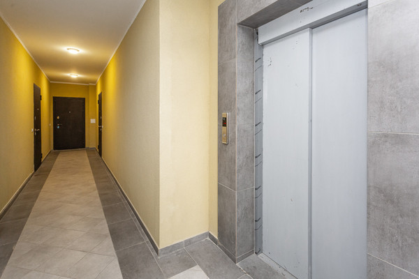Продам двухкомнатную (2-комн.) квартиру, Каштановая аллея ул, 97, Калининград г