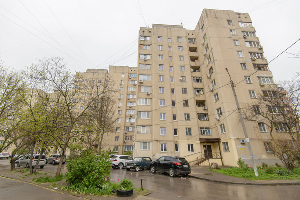 Продам трехкомнатную (3-комн.) квартиру, Добровольского ул, 11/2, Ростов-на-Дону г