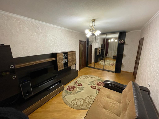 Продам двухкомнатную (2-комн.) квартиру, им. Калинина ул, 13к58, Краснодар г