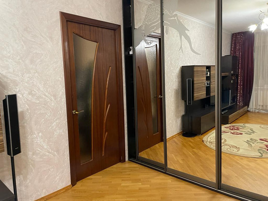 Продам двухкомнатную (2-комн.) квартиру, им. Калинина ул, 13к58, Краснодар г