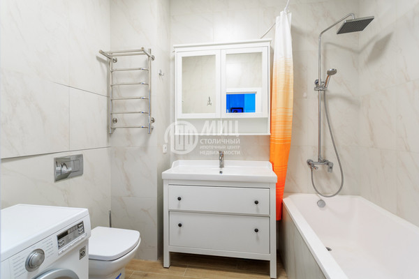 Продам трехкомнатную (3-комн.) квартиру, Варшавское ш, 168к7, Москва г