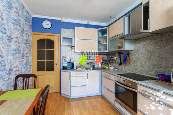 Продам двухкомнатную (2-комн.) квартиру, Святоозерская ул, 34, Москва г