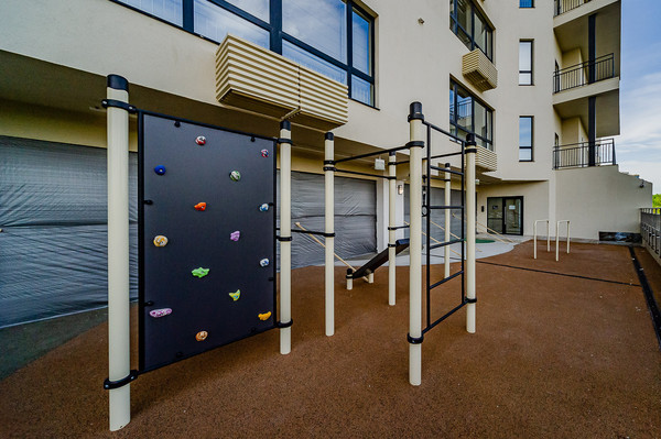 Продам двухкомнатную (2-комн.) квартиру, им. 40-летия Победы ул, 33, Краснодар г