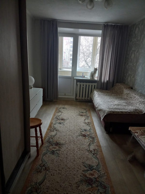 Продам комнату в 8-комн. квартире, Поликарпова аллея, 4ак1, Санкт-Петербург г