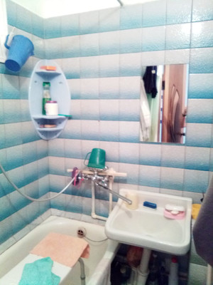 Продам двухкомнатную (2-комн.) квартиру, Ленина ул, 18, Апшеронск г