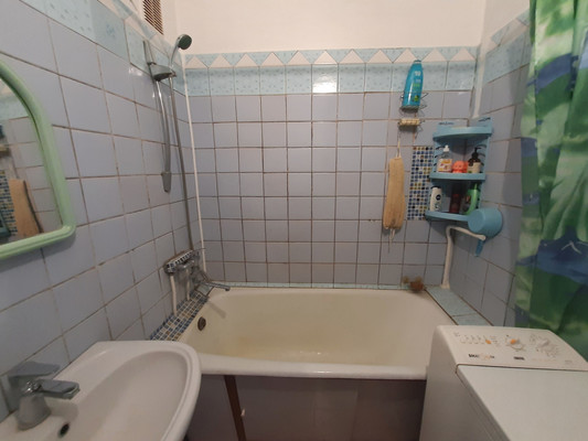 Продам трехкомнатную (3-комн.) квартиру, И.Франко б-р, 28, Симферополь г
