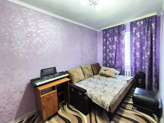 Продам двухкомнатную (2-комн.) квартиру, Макаренко ул, 9, Апшеронск г