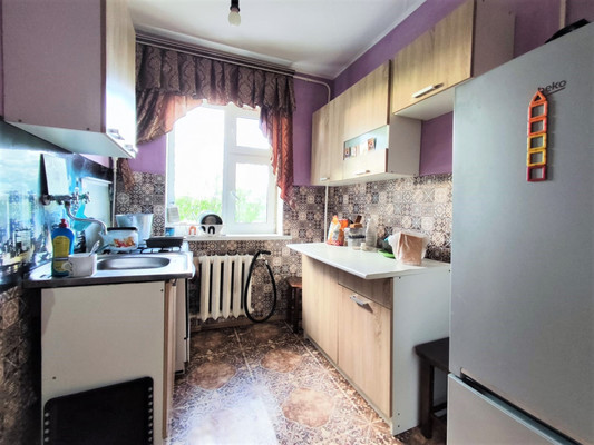 Продам двухкомнатную (2-комн.) квартиру, Макаренко ул, 9, Апшеронск г