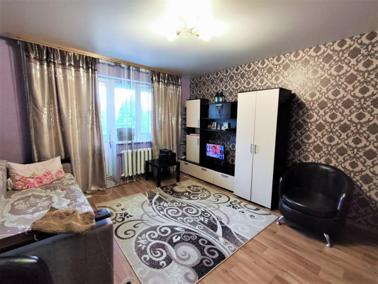 Продам двухкомнатную (2-комн.) квартиру, Макаренко ул, 9, Апшеронск г