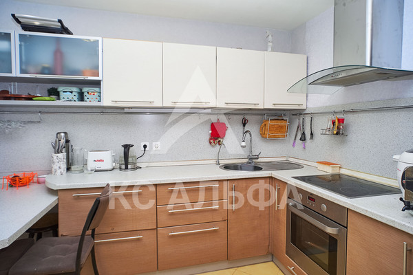 Продам трехкомнатную (3-комн.) квартиру, Октябрьский пр-кт, 371, Сыктывкар г