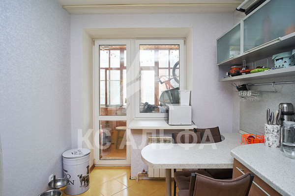 Продам трехкомнатную (3-комн.) квартиру, Октябрьский пр-кт, 371, Сыктывкар г