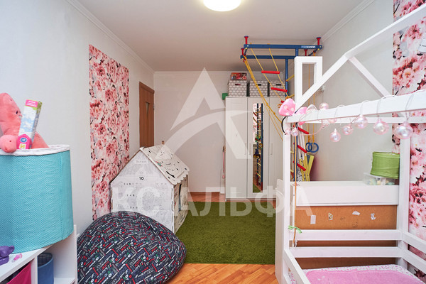 Продам трехкомнатную (3-комн.) квартиру, Октябрьский пр-кт, 371, Сыктывкар г