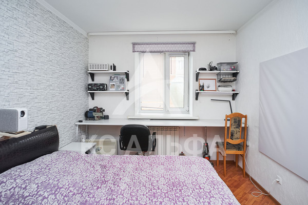 Продам трехкомнатную (3-комн.) квартиру, Октябрьский пр-кт, 371, Сыктывкар г
