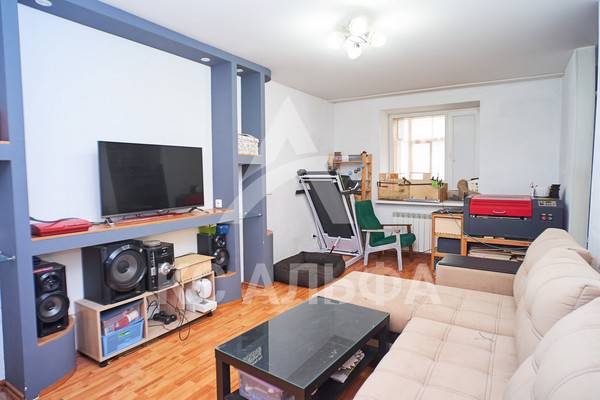 Продам трехкомнатную (3-комн.) квартиру, Октябрьский пр-кт, 371, Сыктывкар г