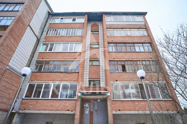 Продам трехкомнатную (3-комн.) квартиру, Октябрьский пр-кт, 371, Сыктывкар г