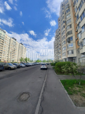 Продам двухкомнатную (2-комн.) квартиру, Святоозерская ул, 34, Москва г