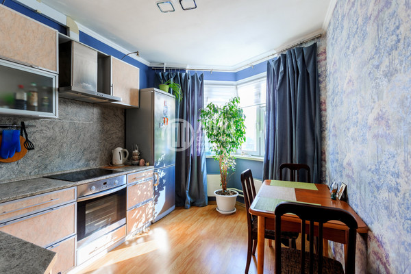 Продам двухкомнатную (2-комн.) квартиру, Святоозерская ул, 34, Москва г