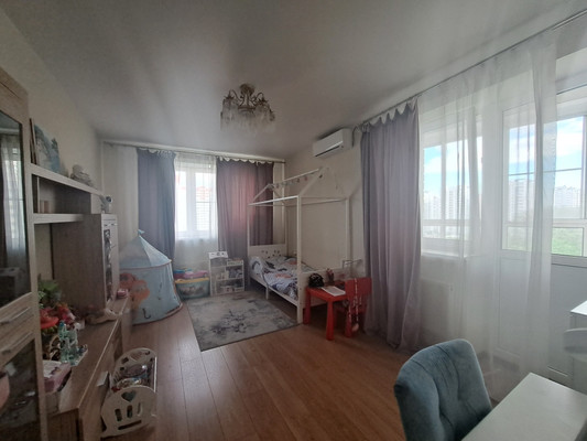 Продам двухкомнатную (2-комн.) квартиру, Героев-Разведчиков ул, 26/3, Краснодар г