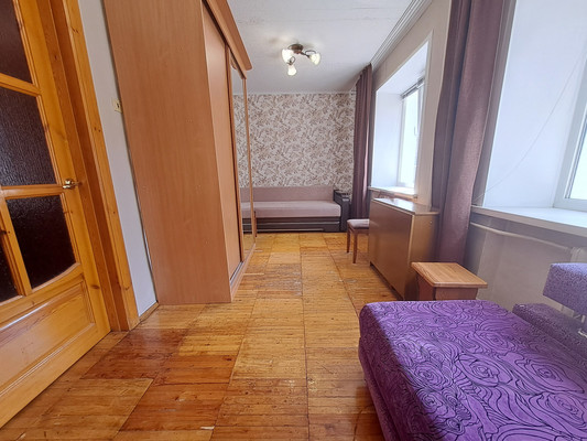 Продам однокомнатную (1-комн.) квартиру, Есенина ул, 3А, Киров г
