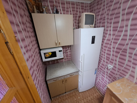 Продам однокомнатную (1-комн.) квартиру, Есенина ул, 3А, Киров г
