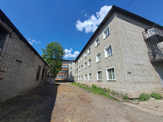 Продам однокомнатную (1-комн.) квартиру, Есенина ул, 3А, Киров г