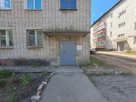 Продам однокомнатную (1-комн.) квартиру, Есенина ул, 3А, Киров г