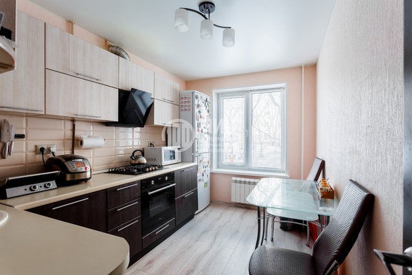 Продам однокомнатную (1-комн.) квартиру, Усиевича ул, 25к2, Москва г