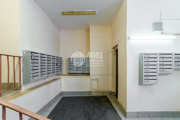 Продам однокомнатную (1-комн.) квартиру, Усиевича ул, 25к2, Москва г