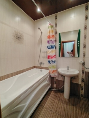 Продам двухкомнатную (2-комн.) квартиру, им. Володи Головатого ул, 172, Краснодар г