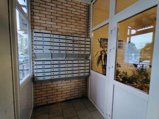 Продам двухкомнатную (2-комн.) квартиру, им. Володи Головатого ул, 172, Краснодар г