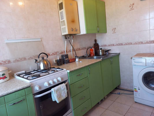 Продам однокомнатную (1-комн.) квартиру, Клубная ул, 15, Апшеронск г