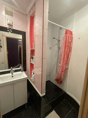 Сдам комнату в 5-комн. квартире, Марата ул, 22-24, Санкт-Петербург г