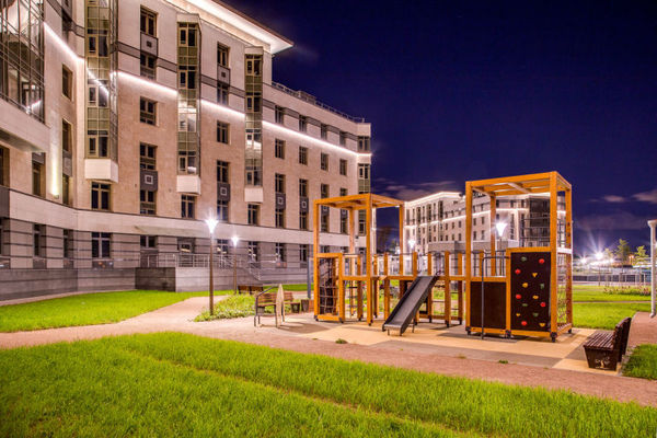 Продам трехкомнатную (3-комн.) квартиру, Петровский пр-кт, 2, Санкт-Петербург г