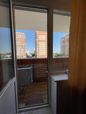 Продам трехкомнатную (3-комн.) квартиру, им. Калинина ул, 350к5, Краснодар г