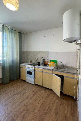 Продам трехкомнатную (3-комн.) квартиру, им. Калинина ул, 350к5, Краснодар г