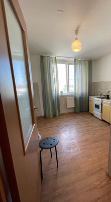 Продам трехкомнатную (3-комн.) квартиру, им. Калинина ул, 350к5, Краснодар г