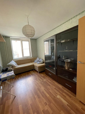 Продам трехкомнатную (3-комн.) квартиру, им. Калинина ул, 350к5, Краснодар г