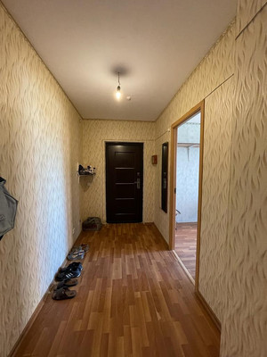 Продам трехкомнатную (3-комн.) квартиру, им. Калинина ул, 350к5, Краснодар г