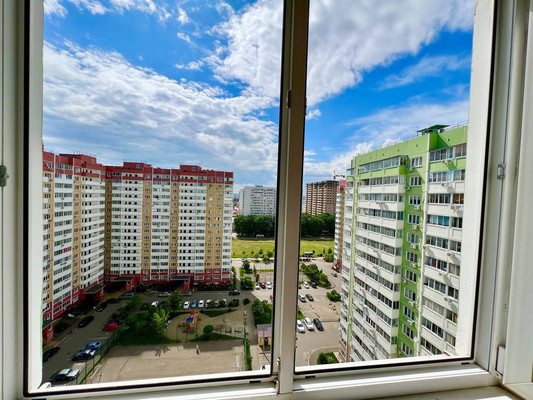 Продам двухкомнатную (2-комн.) квартиру, Черкасская ул, 62/1, Краснодар г