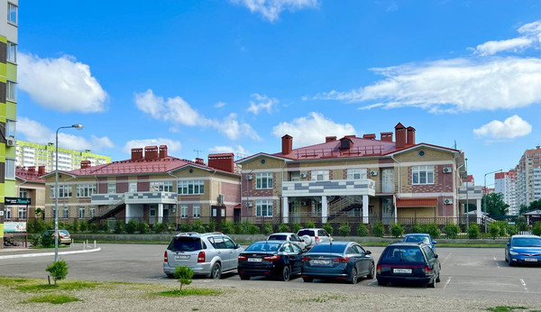 Продам двухкомнатную (2-комн.) квартиру, Черкасская ул, 62/1, Краснодар г