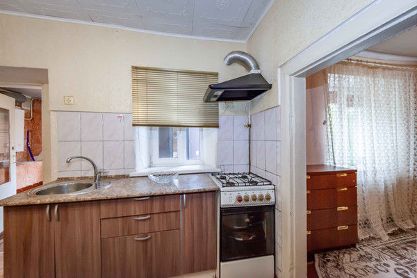 Продам двухкомнатную (2-комн.) квартиру, Красноармейская ул, 40, Симферополь г