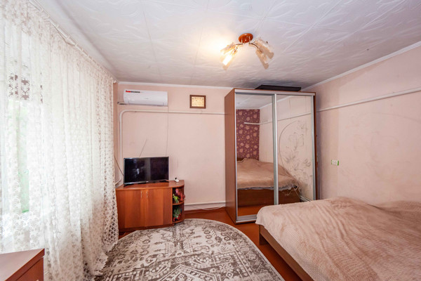 Продам двухкомнатную (2-комн.) квартиру, Красноармейская ул, 40, Симферополь г