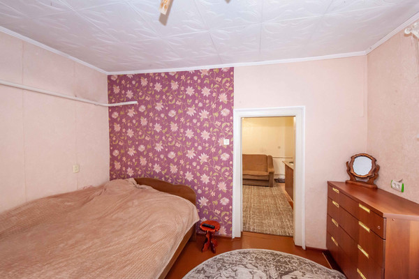 Продам двухкомнатную (2-комн.) квартиру, Красноармейская ул, 40, Симферополь г