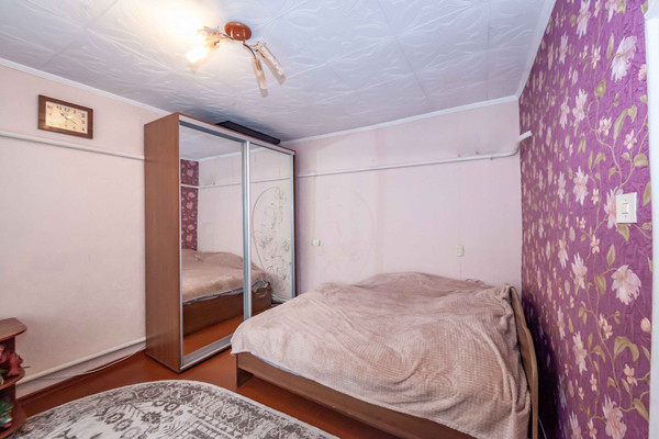 Продам двухкомнатную (2-комн.) квартиру, Красноармейская ул, 40, Симферополь г